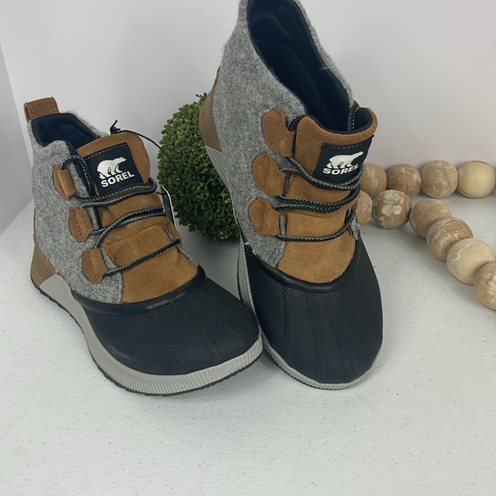 Sorel
OUT 'N ABOUT III CLASSIC Women
Taffy (Sz 7.5) Color Camel NWT - Picture 9 of 11